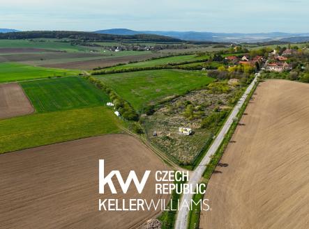 dji_fly_20260428_101622_0830_1777365244820_photo | Prodej - pozemek, zahrada, 1 652 m²