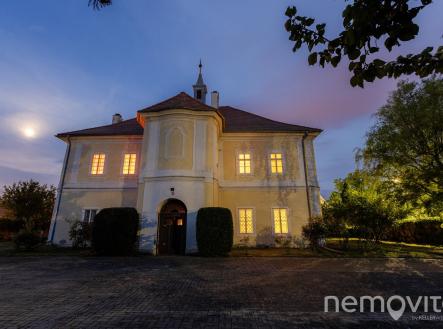 505A3085 | Prodej - historický objekt, 1 896 m²