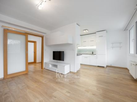 Obývací pokoj s kuchňským koutem | Pronájem bytu, 3+kk, 61 m²