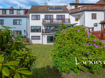 Dolnojirčanská - pohled ze zahrady  | Prodej - dům/vila, 340 m²