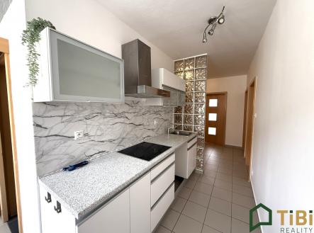 kuchyně linka | Prodej bytu, 3+1, 75 m²