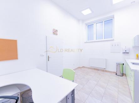 RAW08379-14.jpg | Pronájem - komerční objekt, jiný, 73 m²