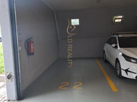 20250724_182457.jpg | Pronájem - malý objekt/garáž