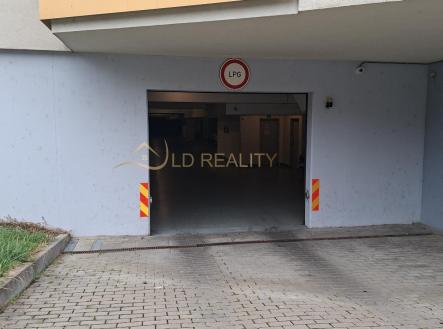 20250724_182443.jpg | Pronájem - malý objekt/garáž