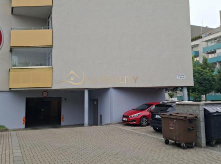 20250724_182427.jpg | Pronájem - malý objekt/garáž