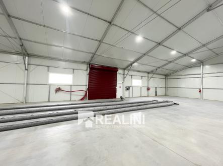 Pronájem - komerční objekt, výroba, 1 400 m²