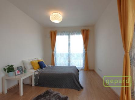 Světlá ložnice | Pronájem bytu, 1+kk, 64 m²