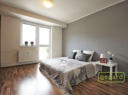 Pokoj s balkonem | Pronájem bytu, 1+kk, 37 m²