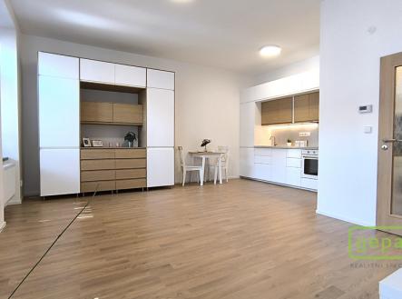 Obývací pokoj s kuchyňským koutem | Pronájem bytu, 2+kk, 41 m²
