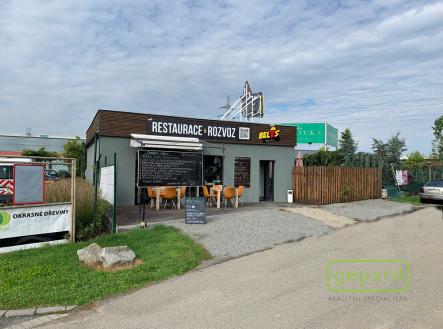 Pohled z ulice | Prodej - obchodní prostor, 90 m²
