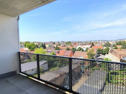 Krytá terasa s krásným výhledem | Pronájem bytu, 1+kk, 13 m²