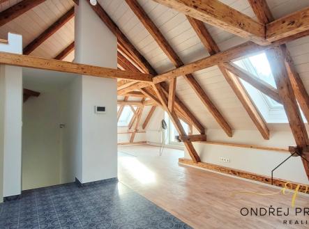 Podkrovní byt 3+kk s balkónem | Prodej bytu, 3+kk, 96 m²
