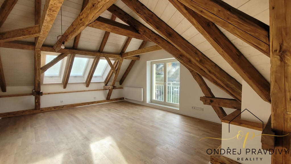 Podkrovní byt 3+kk s balkónem