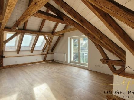 Podkrovní byt 3+kk s balkónem | Prodej bytu, 3+kk, 96 m²