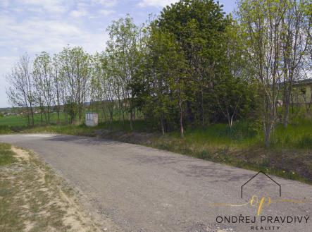 Příjezdová cesta s pozemkem | Prodej - pozemek pro bydlení, 984 m²