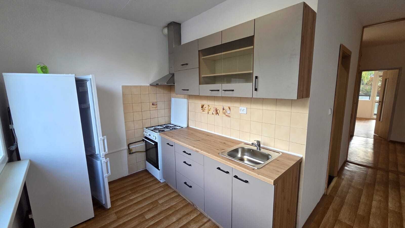 Pronájem hezkého slunného bytu 2+1+lodžie v ulici Březenecká v Chomutově