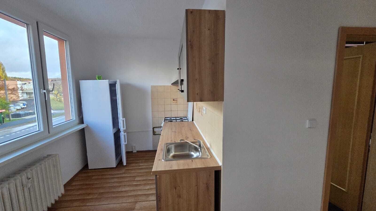 Pronájem hezkého slunného bytu 2+1+lodžie v ulici Březenecká v Chomutově