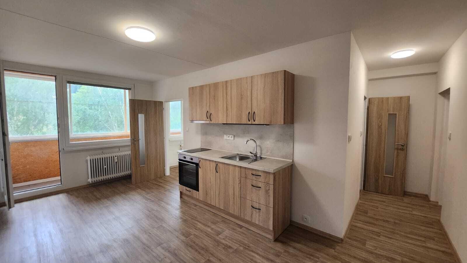 Pronájem hezkého zrekonstruovaného bytu 2+kk+lodžie v ulici Brněnská v Mostě