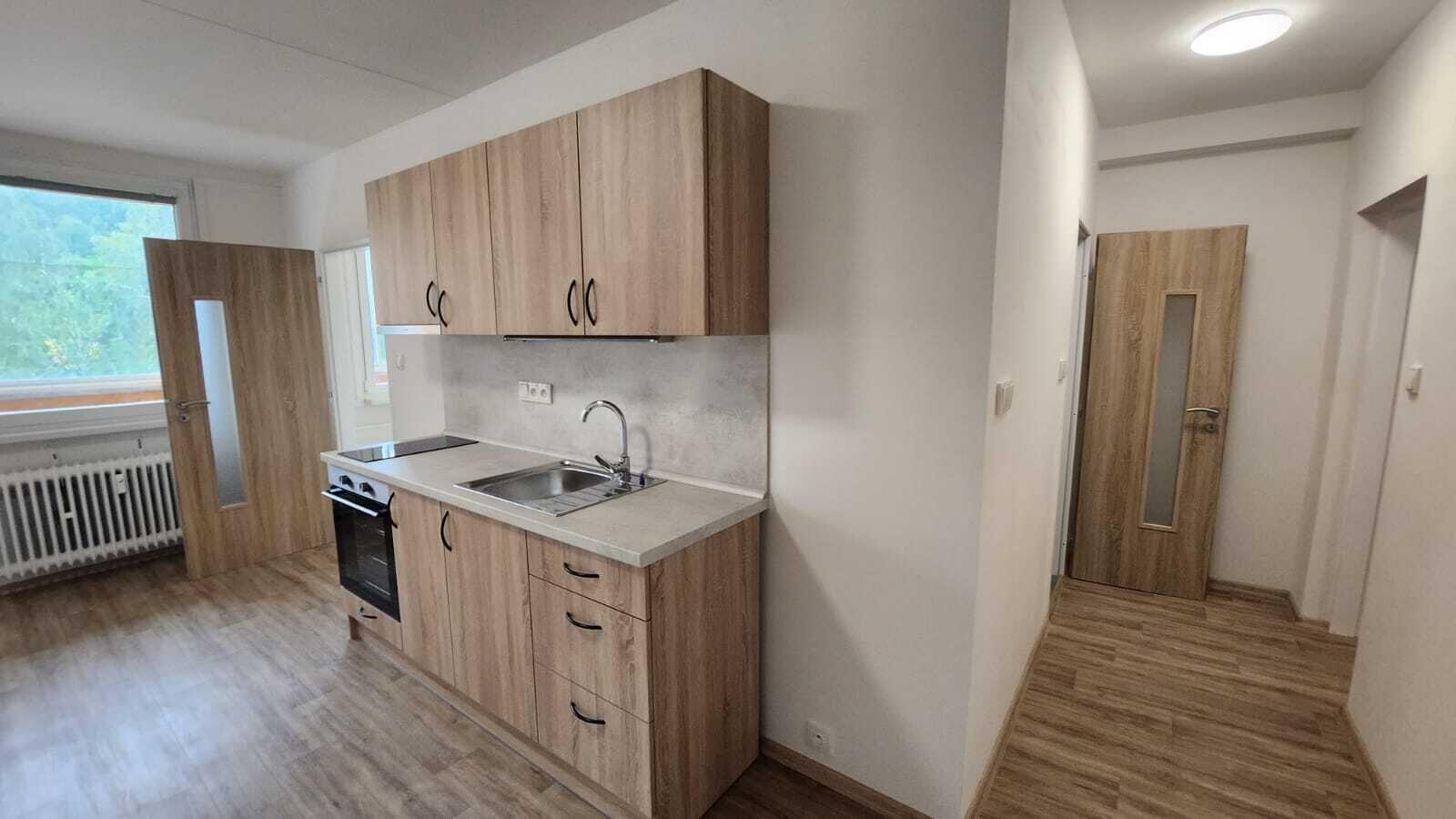 Pronájem hezkého zrekonstruovaného bytu 2+kk+lodžie v ulici Brněnská v Mostě