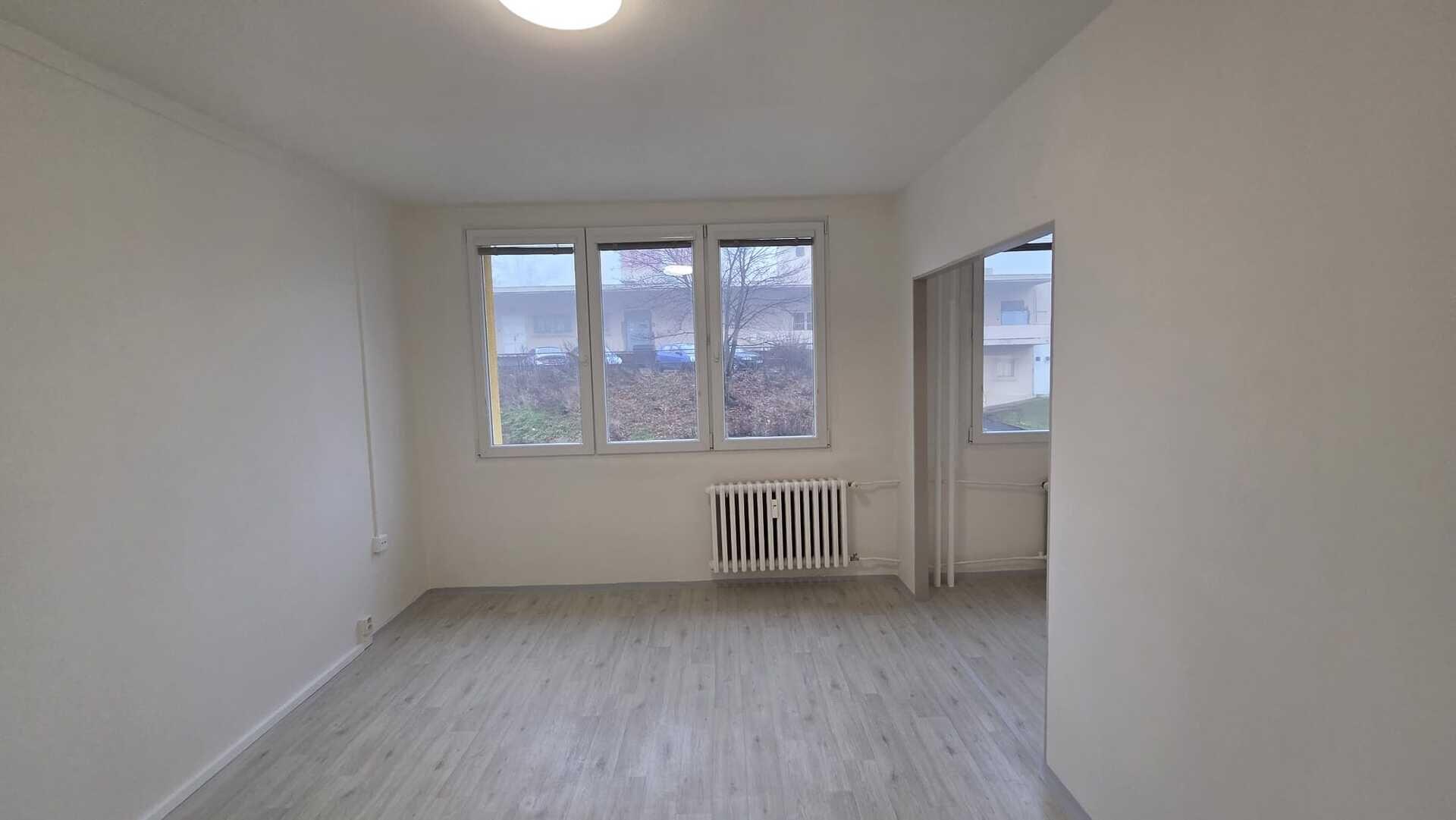 Pronájem nově zrekonstruovaného bytu 3+1 v ulici Růžová v Mostě