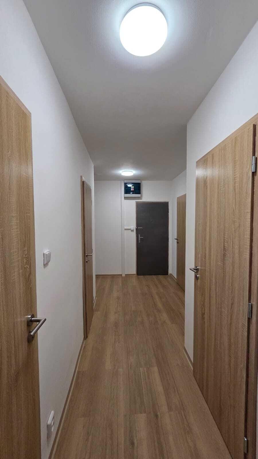 Pronájem nově zrekonstruovaného bytu 3+1+L v ulici J. Ježka v Mostě