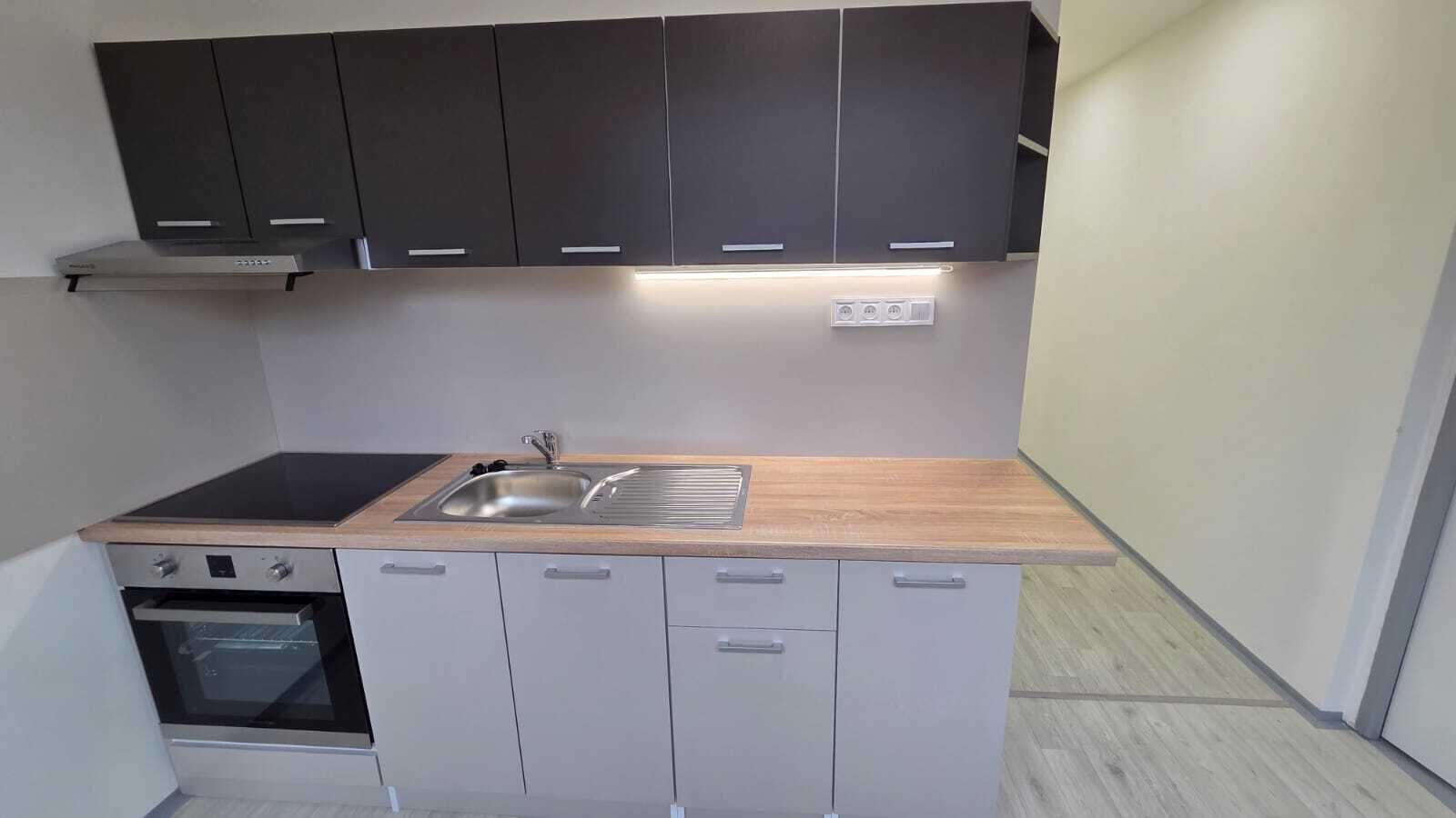 Pronájem zrekonstruovaného bytu 3+1+L v ulici Šk. Pěšina v Chomutově