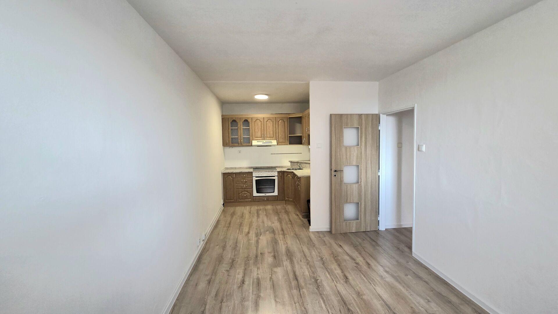 Pronájem bytu 2+kk, 40 m² – 1.patro, výtah, dům po revitalizaci - Most, ul. Karla Marxe