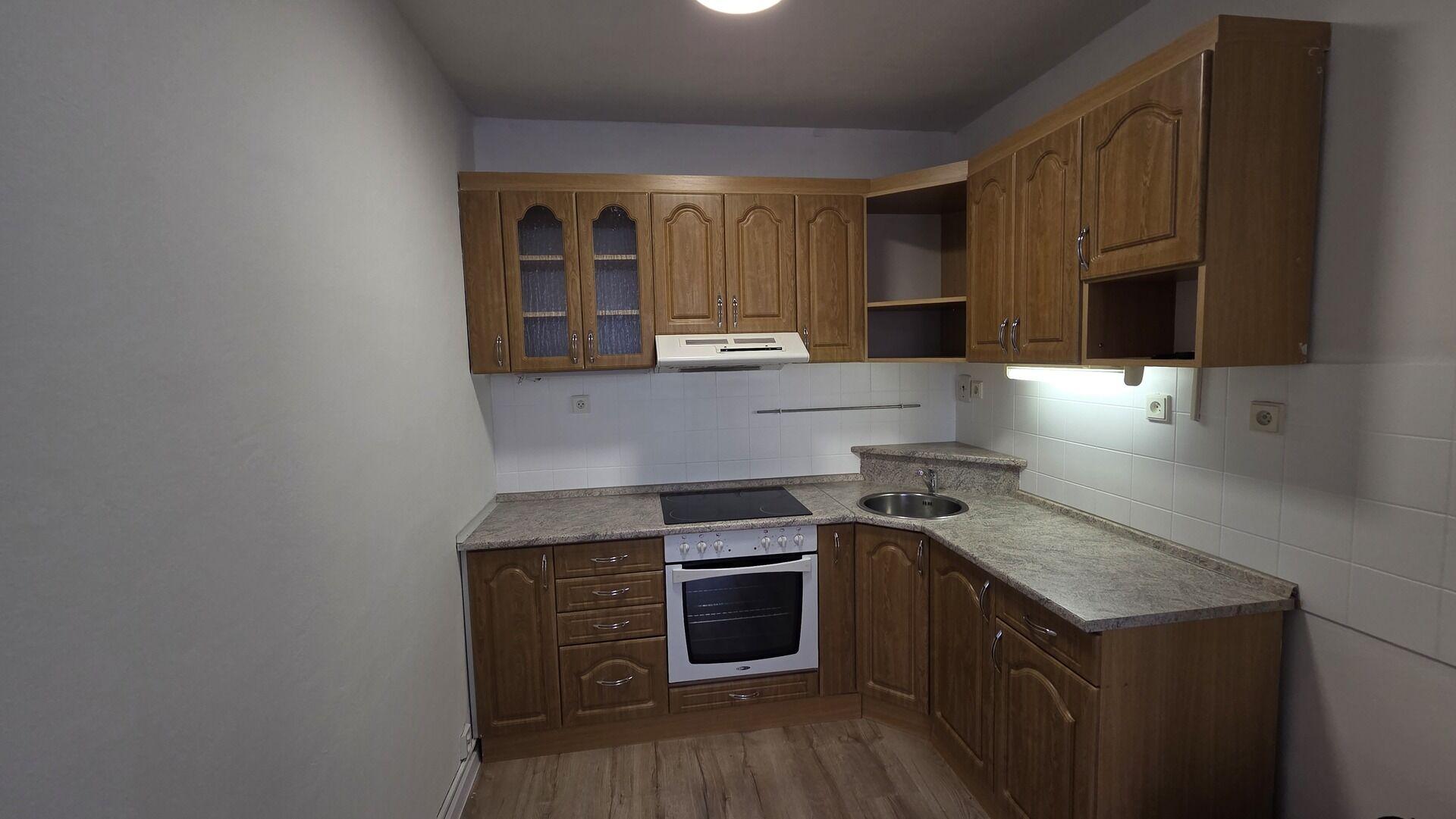 Pronájem bytu 2+kk, 40 m² – 1.patro, výtah, dům po revitalizaci - Most, ul. Karla Marxe