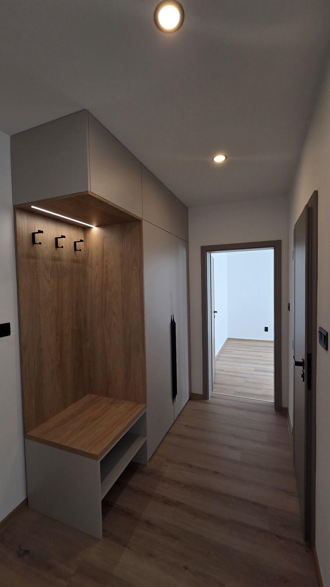 Pronájem nadstandartně zrekonstruovaného bytu 2+1 v ulici J. Vrchlického v Mostě