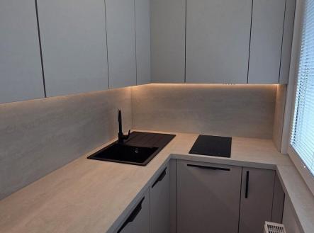 Pronájem bytu, 1+1, 27 m²