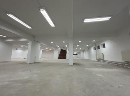 Pronájem - obchodní prostor