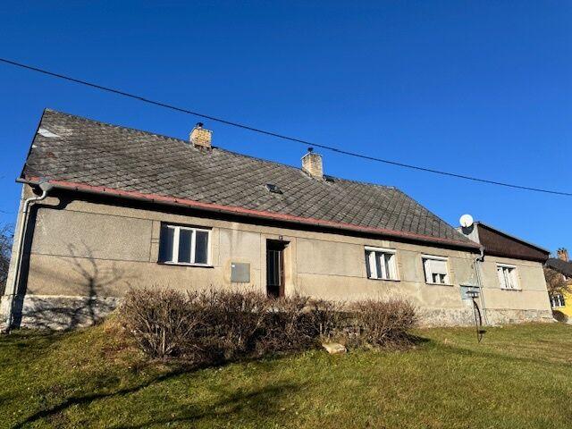 Nabízíme k prodeji ucelený soubor nemovitostí v klidné části Domašova, obce Bělá pod Pradědem.