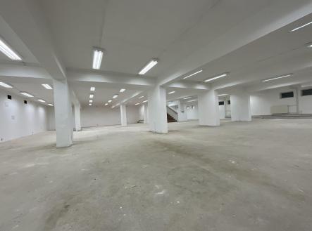 Pronájem - obchodní prostor