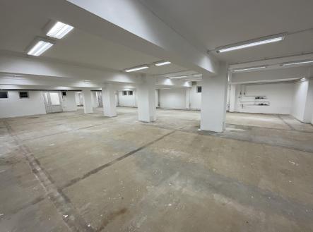 Pronájem - obchodní prostor