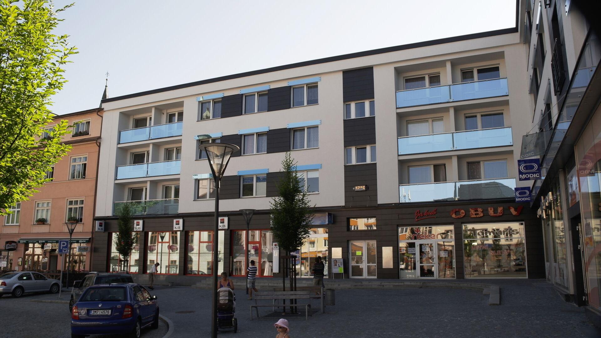 Pronájem prostorného bytu 4+1 po rekonstrukci, 92 m², Jeseník – Masarykovo náměstí.
