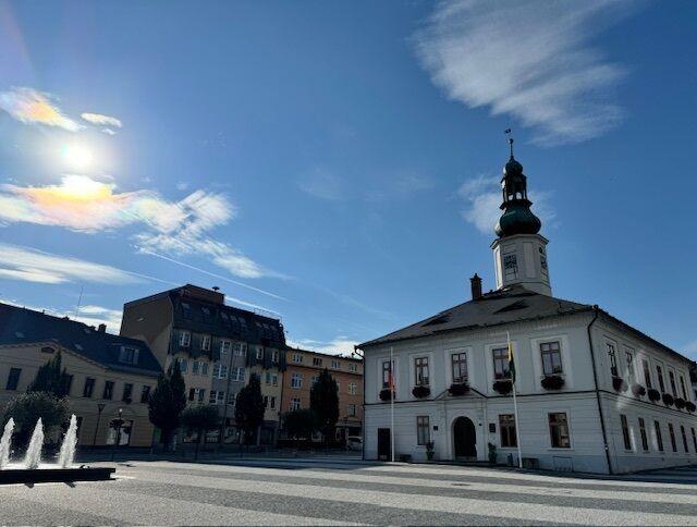 Pronájem prostorného bytu 4+1 po rekonstrukci, 92 m², Jeseník – Masarykovo náměstí.