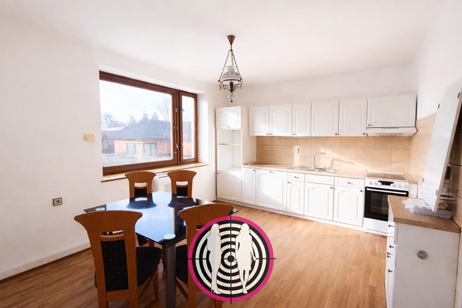 Pronájem světlého bytu 2+1 s balkonem, 60 m² – Sokoleč, možnost využití zahrady