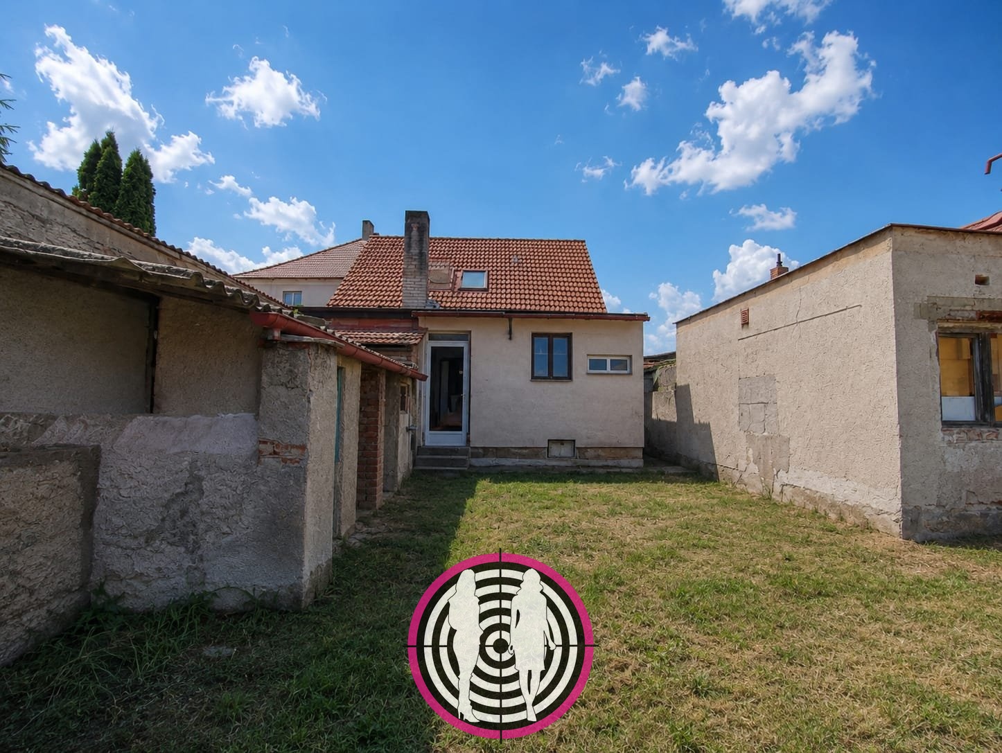 Rodinný dům 3+1 s obytným podkrovím, garáží a pozemkem 322 m2 v Týnci nad Labem