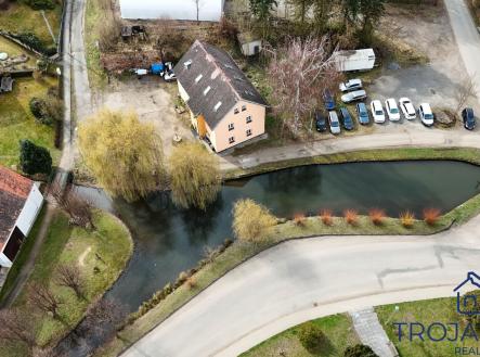 p9.jpg | Prodej - nájemní dům, 306 m²