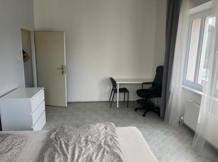 7f7d423e-b669-47a2-b1ab-d5384611ec3a | Pronájem bytu, 3+kk, 70 m²