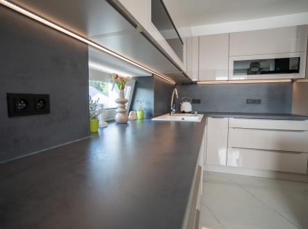 A7404700-HDR | Prodej - dům/vila, 210 m²