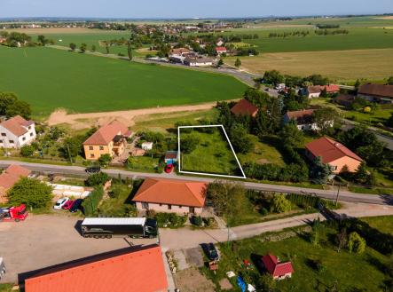 3_ | Prodej - pozemek pro bydlení, 732 m²