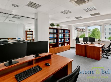 465c2f20-80aa-4de0-84bd-f6aba33bc213.jpg | Prodej - kanceláře, 293 m²