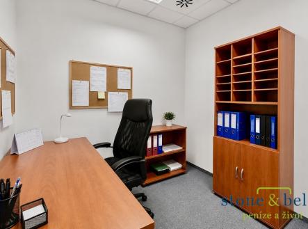 5055e29e-8036-41fe-9fbd-ac3c7dee6f85.jpg | Prodej - kanceláře, 293 m²