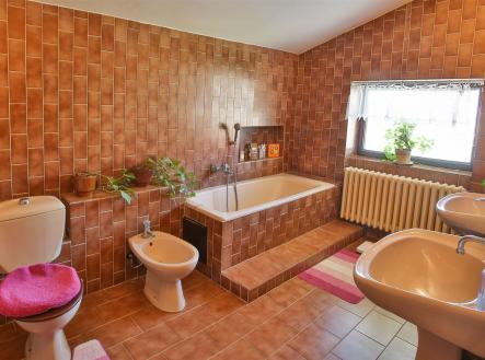 . | Prodej - dům/vila, 251 m²