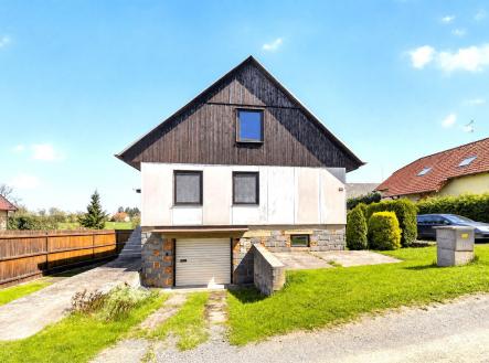 Rodinný dům s moderní dřevěnou fasádou, kamenné detaily, velká zahrada, klidná lokalita. | Prodej - dům/vila, 126 m²