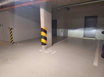 . | Pronájem - malý objekt/garáž