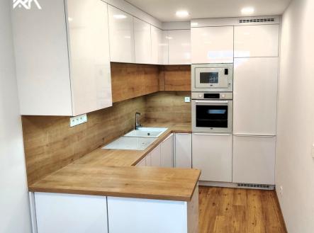 img-20260204-141607-2.jpg | Pronájem bytu, 3+kk, 78 m²