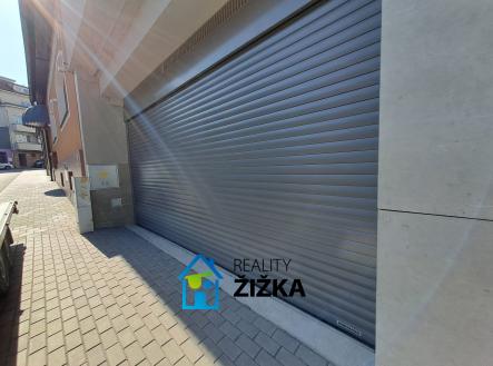 8 | Pronájem - malý objekt/garáž