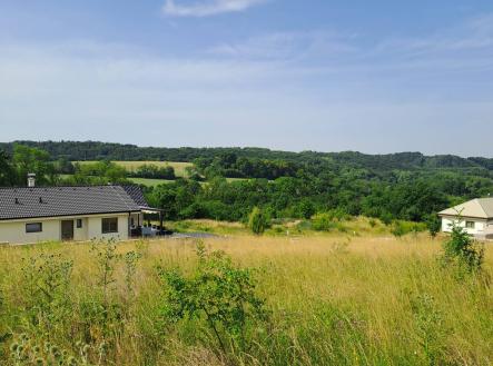 Výhled z pozemku na jih | Prodej - pozemek pro bydlení, 787 m²